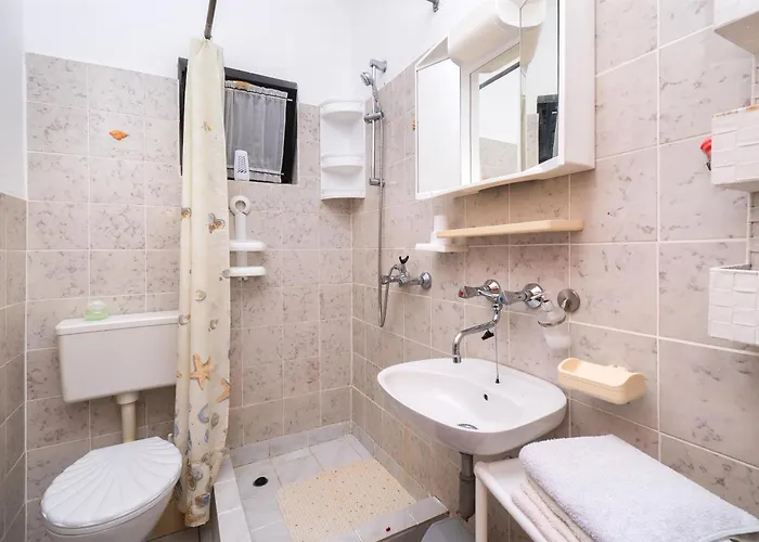 Stefani Apartment Vir